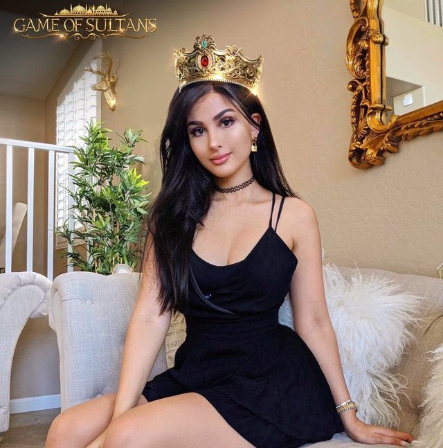640px x 647px - Beautiful YouTuber SSSniperwolf - How Does She Look In Real Life?