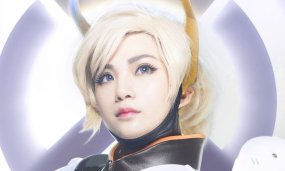 Gorgeous Mercy Cosplay In Overwatch