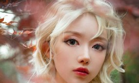 Beautiful Elsa Cosplay In Frozen