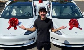 YouTuber Gives Away Free Five Teslas To Voters & Attracts Over 1 Lakh Participants