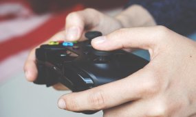 Why is Combining Blockchain and Gaming a Heated Debate?