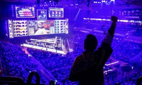 Esports as Entertainment: Exploring Risks and Enjoying New Ways to Play Responsibly