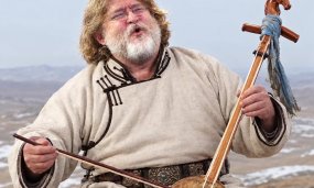 Gabe Newell Practiced Mongolian Throat Singing in Valve Halls for Five Months