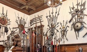 Counter-Strike's Creator Confirms It: Gabe Newell Really Did Fill a Room With Swords