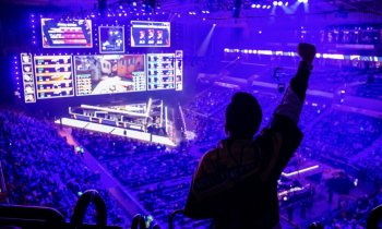 Esports as Entertainment: Exploring Risks and Enjoying New Ways to Play Responsibly