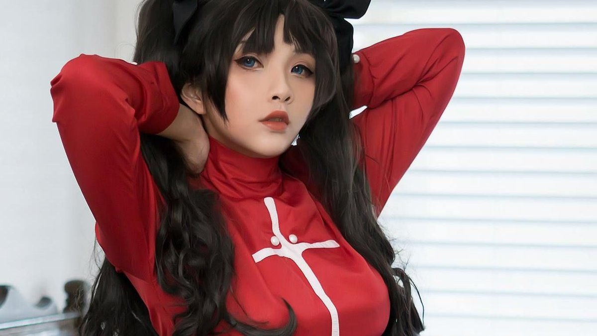 Cosplayer Hana Bunny Showing Her Smoking Hot