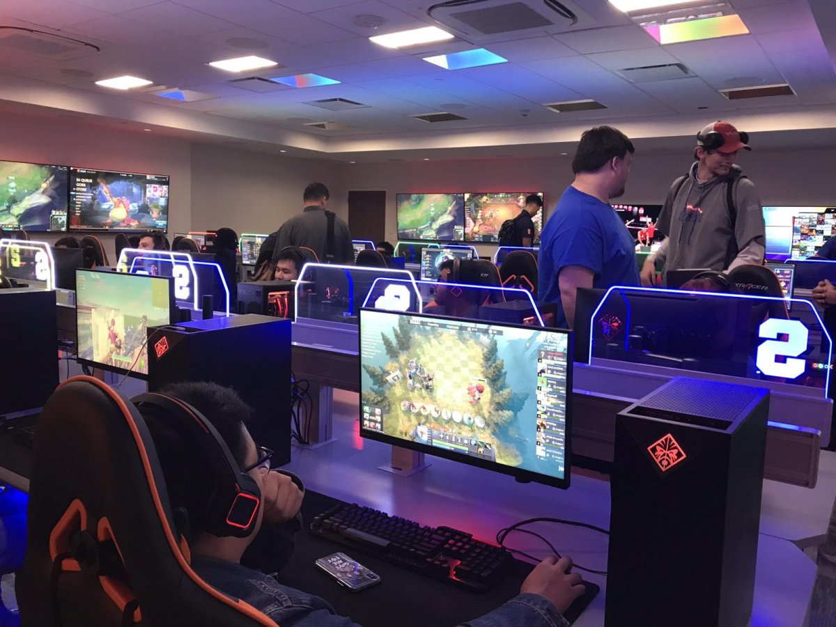 Colleges With Esports Degree Programs