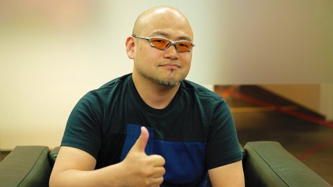 Hideki Kamiya Thumbs Up