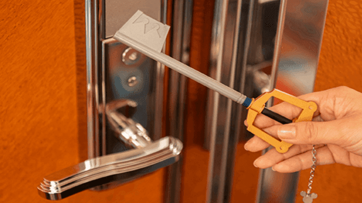 Kết quả hình ảnh cho Tokyo Disney Hotel Getting Kingdom Hearts Rooms With Keyblade Keys