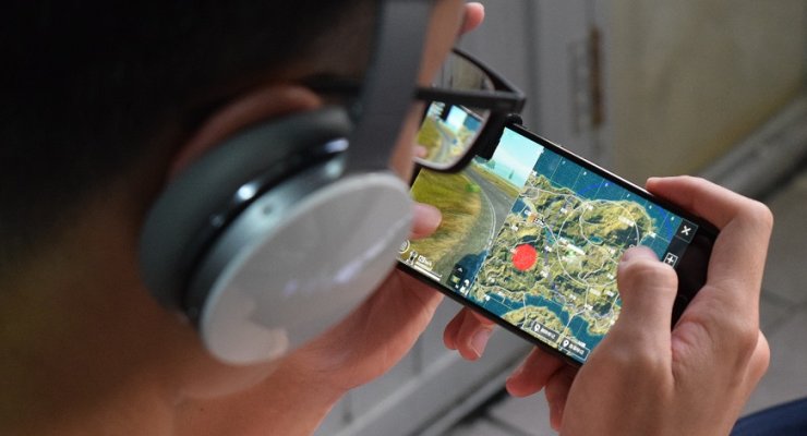 1552473820 Urjlbw A Player Playing Pubg Mobile