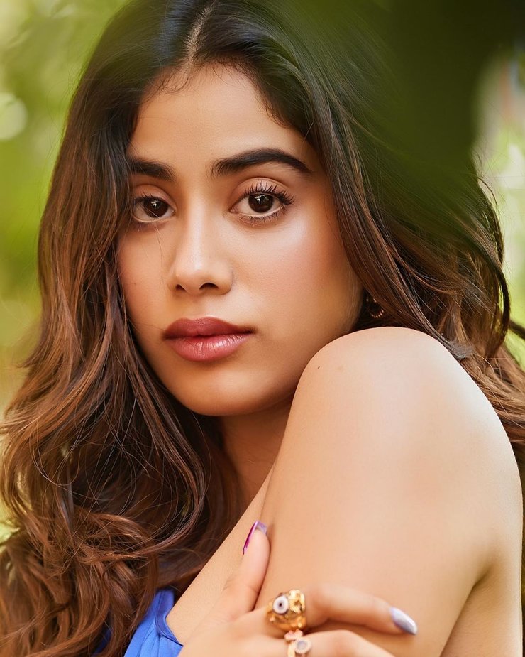 Janhvi Kapoor Blows Your Mind With Her Latest Still