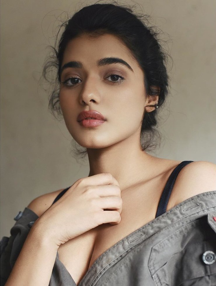 Ketika Sharma 6