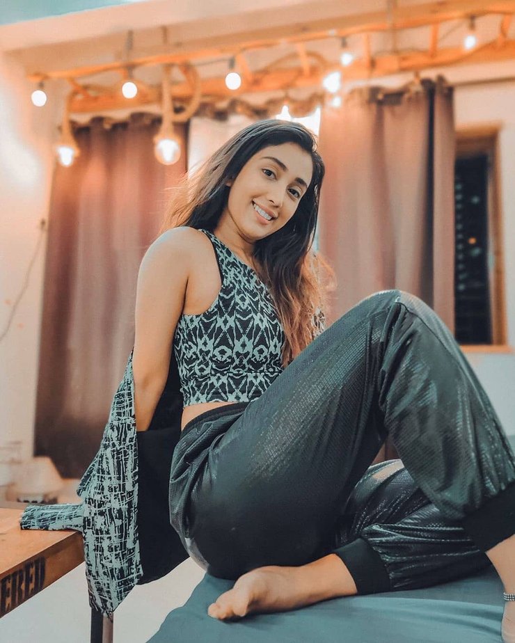 Splitsvilla 12 Winner Priyamvada Kant Still Burns Your Eyes With Hot Body