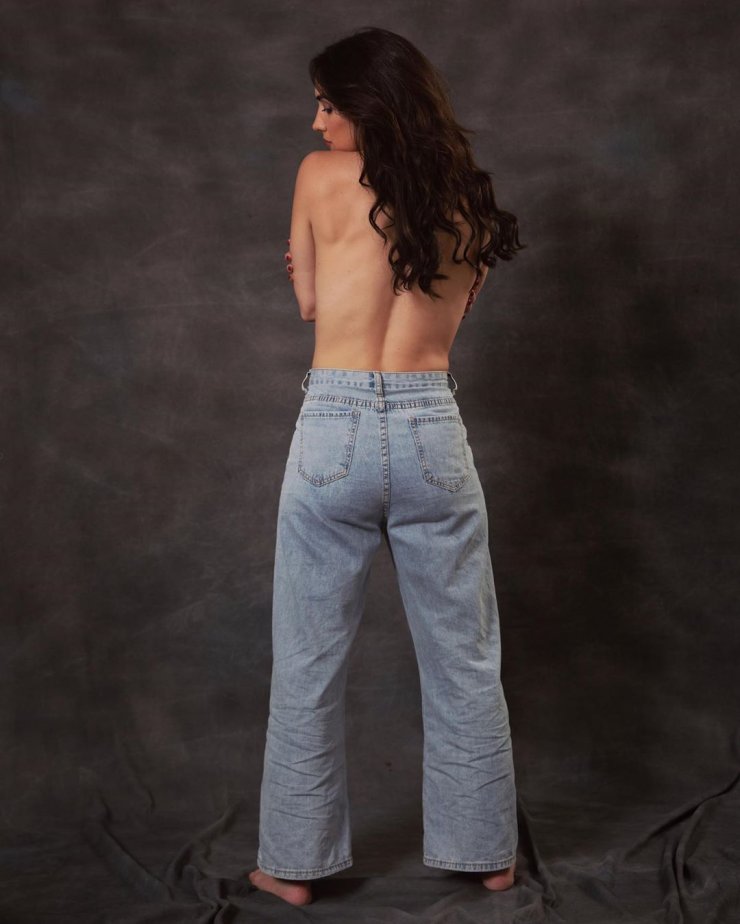 A Sexy Back Of The Actress