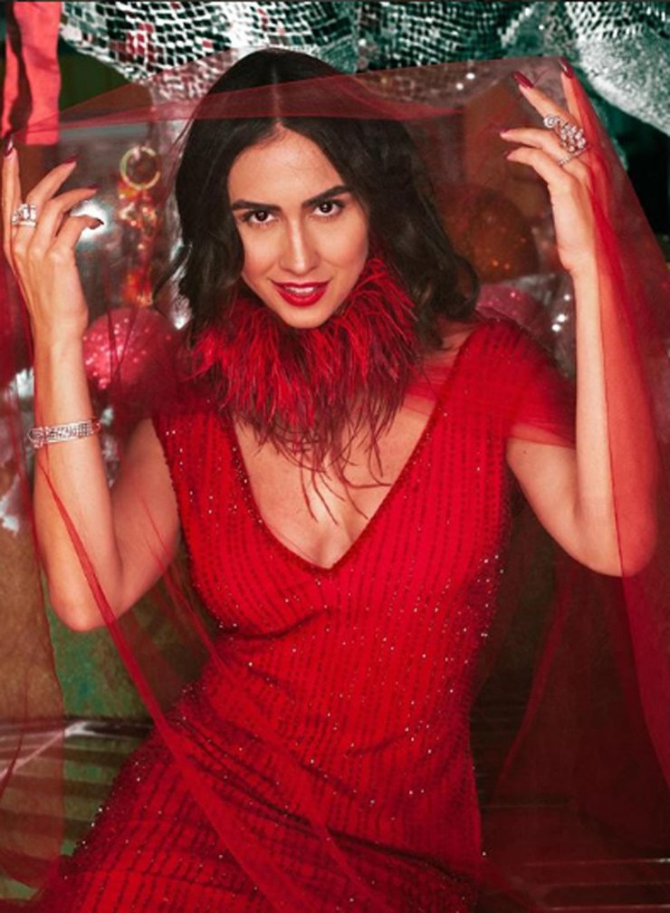 Lauren Works As A Dancer And Actress In India