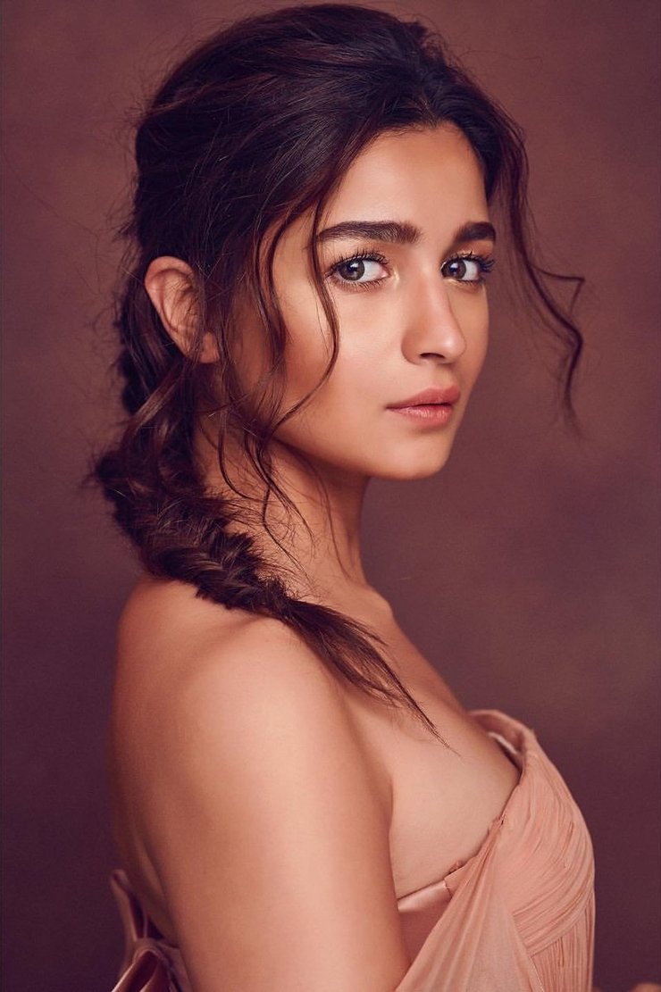 Alia Bhatt 22