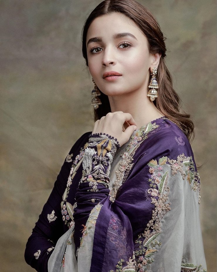 Alia Bhatt 30