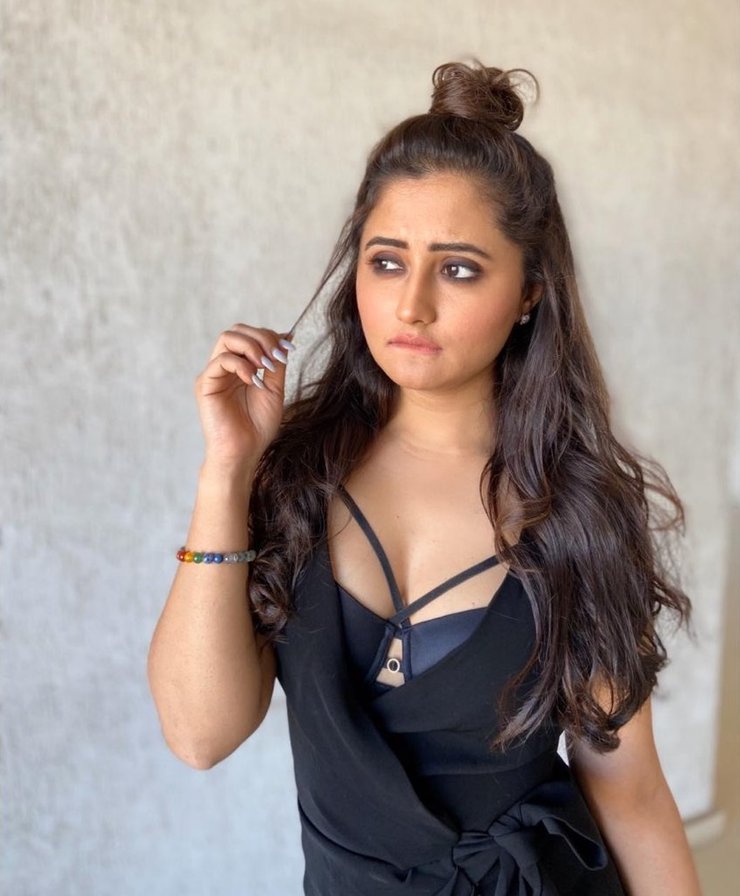 Rashami Desai Looks Shining And Stunning