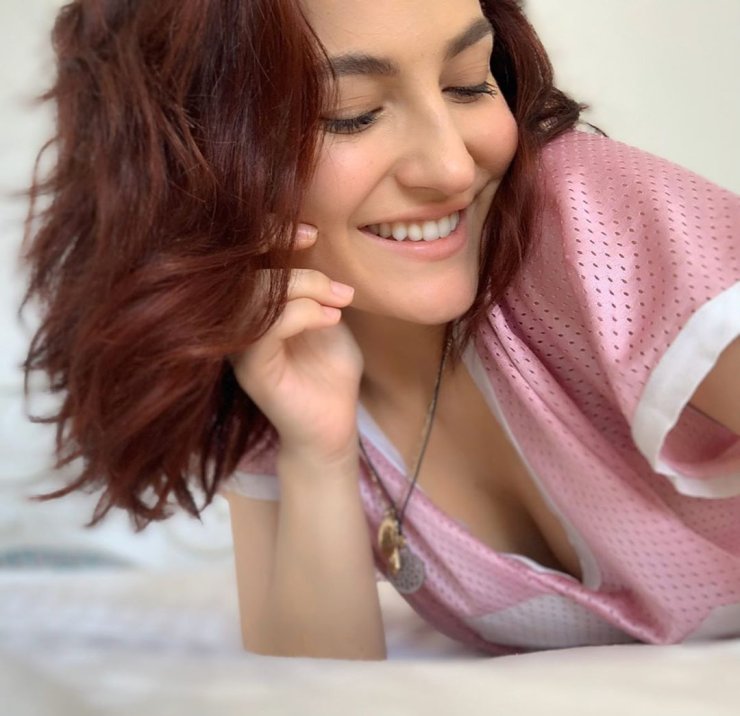 Elli Avrram 1