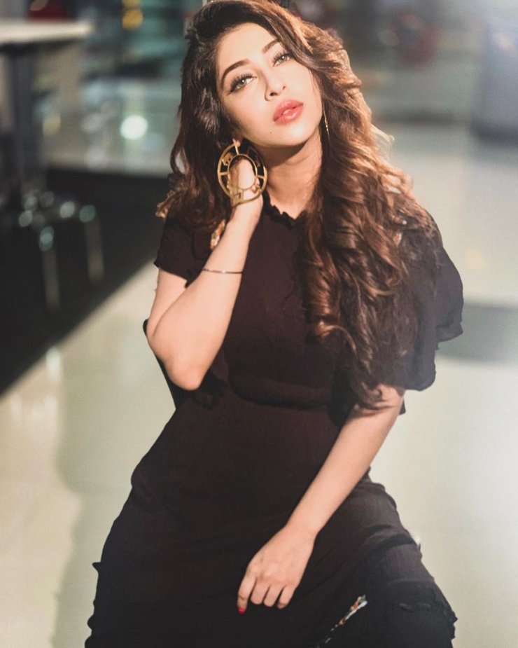 Sonarika Bhadoria Charming 4