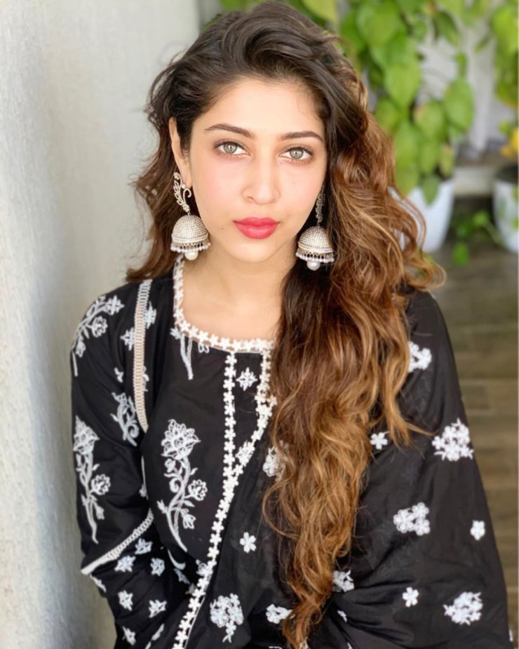 Sonarika Bhadoria Charming 9