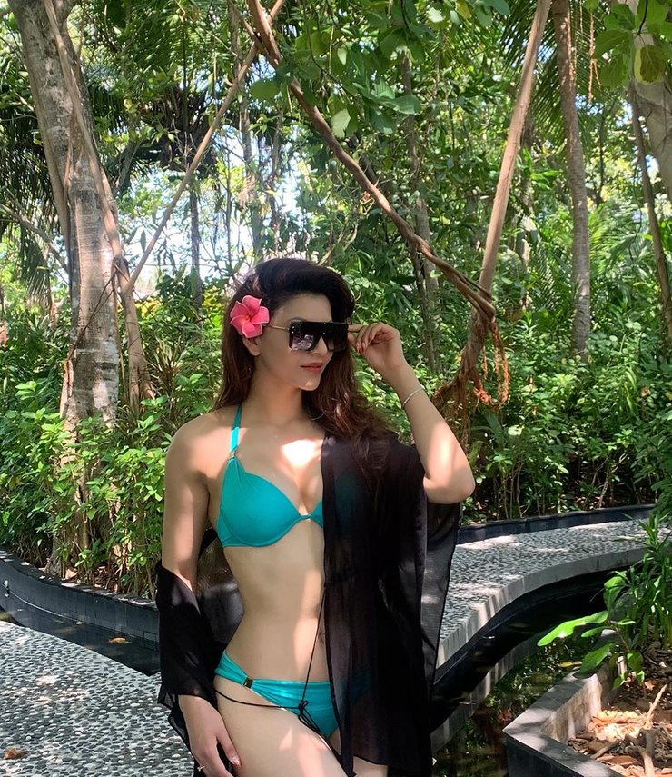 Urvashi Rautela Hot Sex Videos - Hottest Pictures Of Urvashi Rautela Bring Summer To Your House