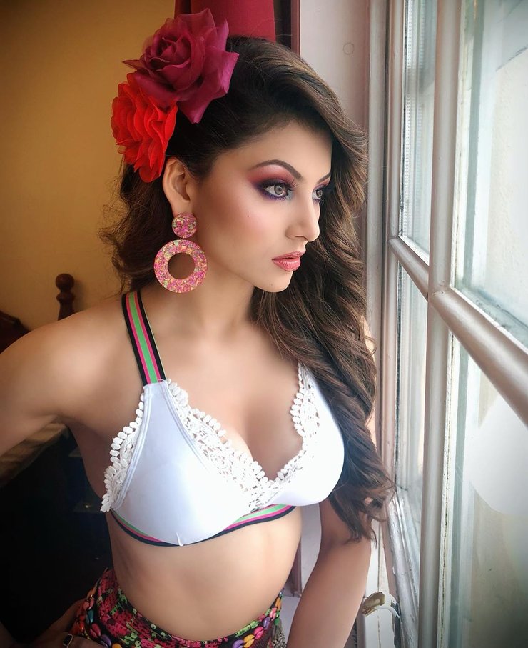 Urvashi Rautela 17