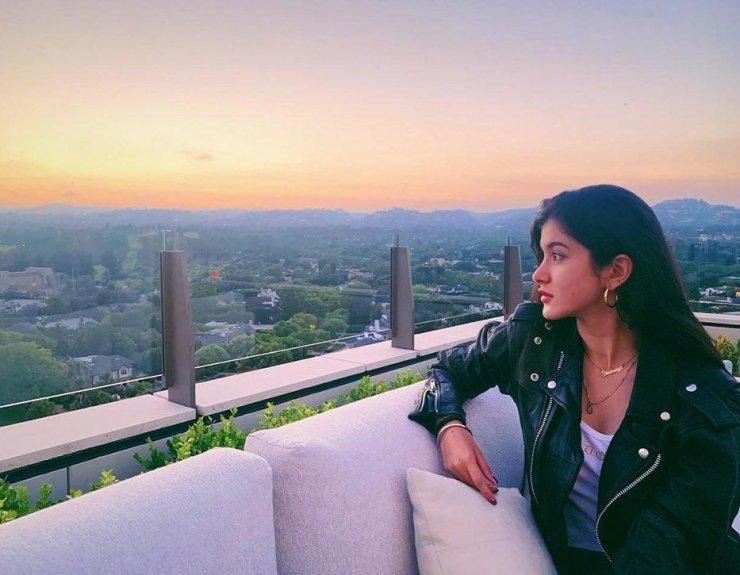 Shanaya Kapoor Stunning Pictures 2