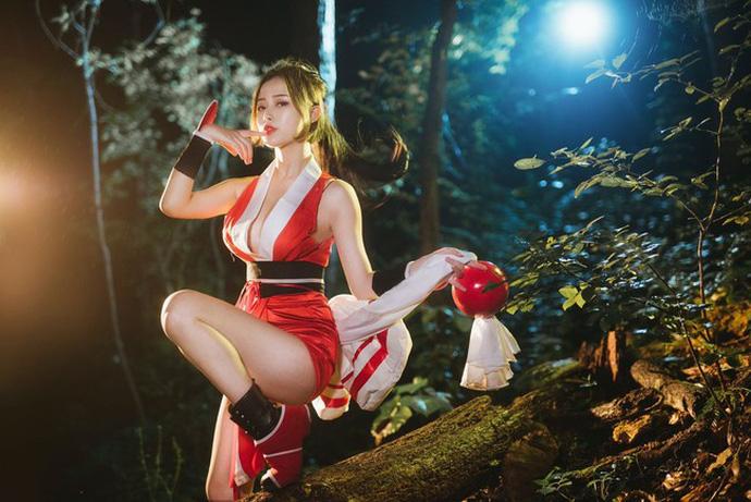 Cùng ngắm cosplay Mai Shiranui cực gợi cảm đốn tim fan hâm mộ