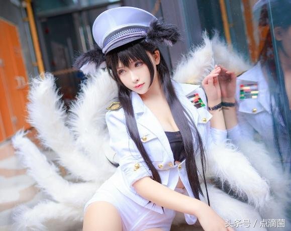 Cosplay Ahri cực dễ thương, tan chảy trái tim fan Liên Minh Huyền Thoại