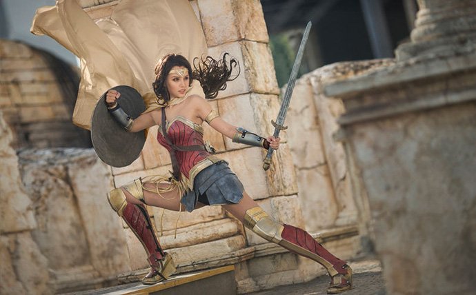 Ngỡ ngàng với cosplay tuyệt đẹp về nữ siêu anh hùng Wonder Woman