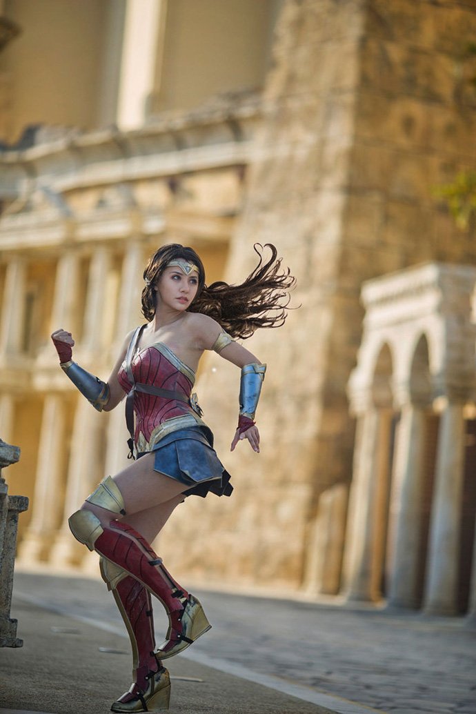 Ngỡ ngàng với cosplay tuyệt đẹp về nữ siêu anh hùng Wonder Woman