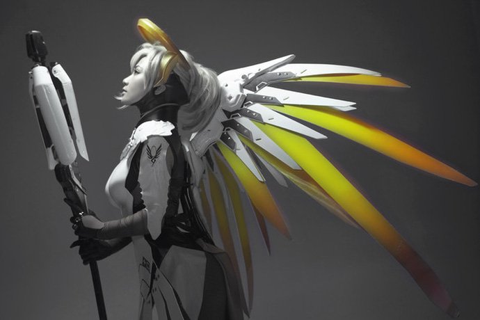 Ngất ngây với cosplay Mercy cực gợi cảm trong Overwatch