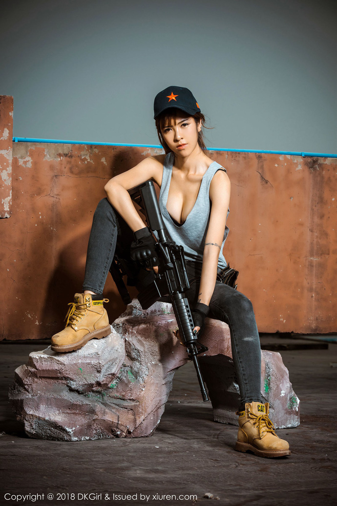 Bỏng mắt với loạt ảnh cosplay PUBG chất như nước cất của Cai Le Er - cánh chim lạ trong làng người mẫu Trung Quốc - Ảnh 21.