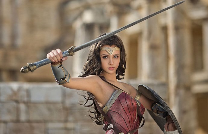 Ngỡ ngàng với cosplay tuyệt đẹp về nữ siêu anh hùng Wonder Woman