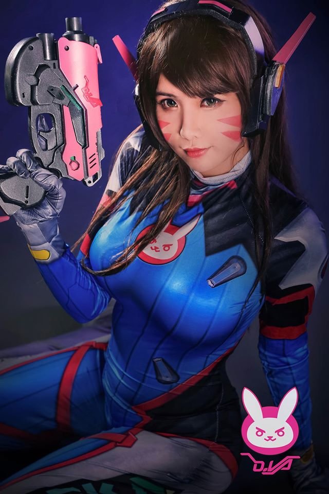 Cosplay D.Va tuyệt đẹp từ hot girl người Mỹ gốc Việt Hana Đinh