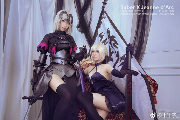 Bộ ảnh cosplay cực nóng bỏng về 2 cô nàng Saber và Jeanne d'Arc