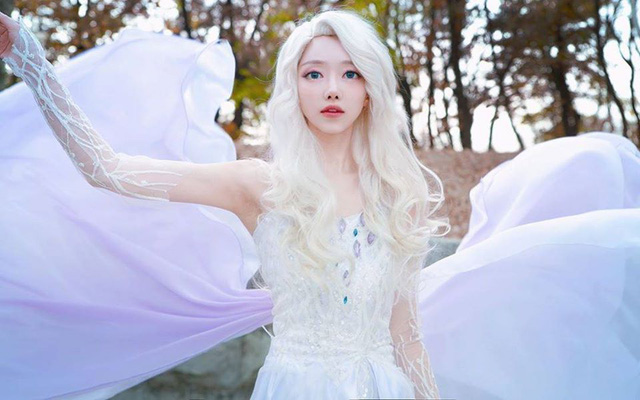 Ngẩn ngơ ngắm công chúa Elsa bước ra đời thật đẹp hơn cả trong phim Frozen - Ảnh 7.