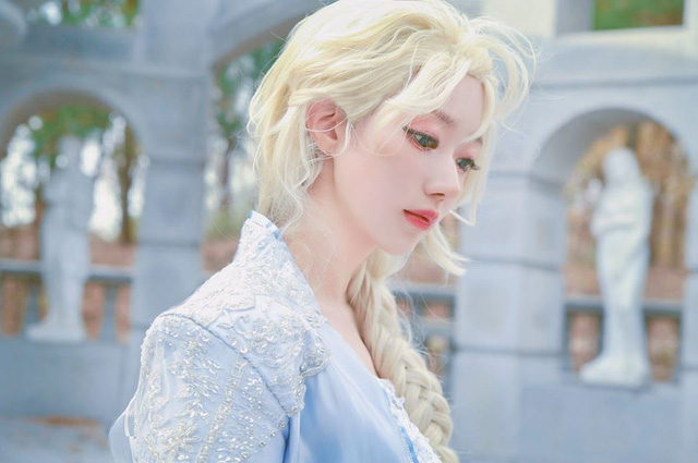 Ngẩn ngơ ngắm công chúa Elsa bước ra đời thật đẹp hơn cả trong phim Frozen - Ảnh 9.