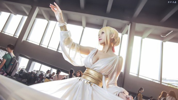 Cùng ngắm cosplay Saber đẹp đến ngất ngây trong Fate/Extella - Ảnh 4.