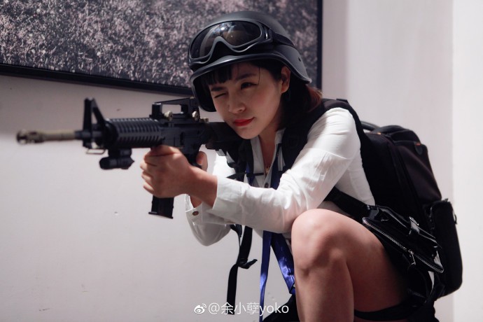 Lại nóng mắt với cosplay PUBG mặt học sinh nhưng lại ngực... khủng