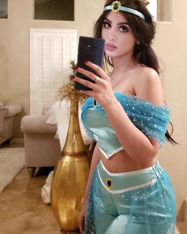 Meet Sssniperwolf The Hottest Female Gamer On Youtube Right Now 