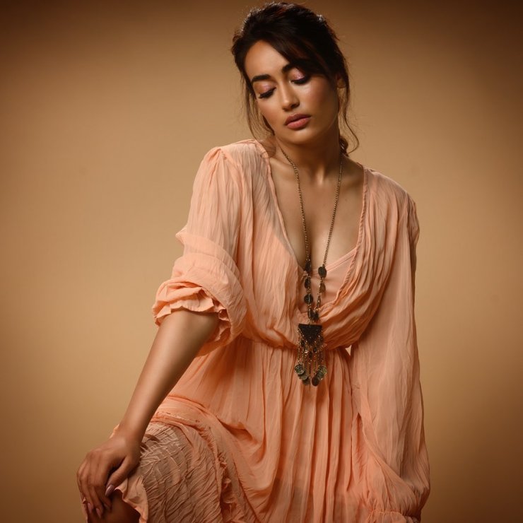 Surbhi Jyoti 15