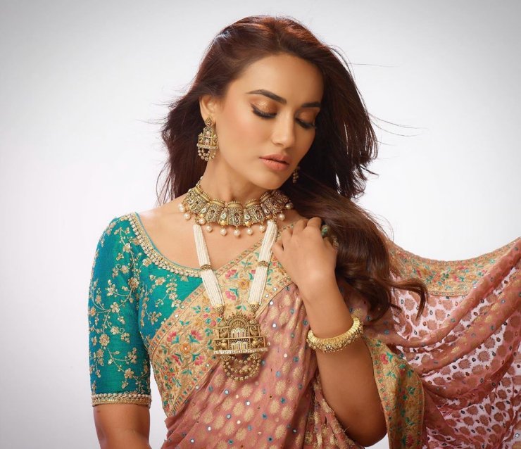 Ravishing Saree Looks Of The Beautiful Naagins Actress Surbhi Jyoti