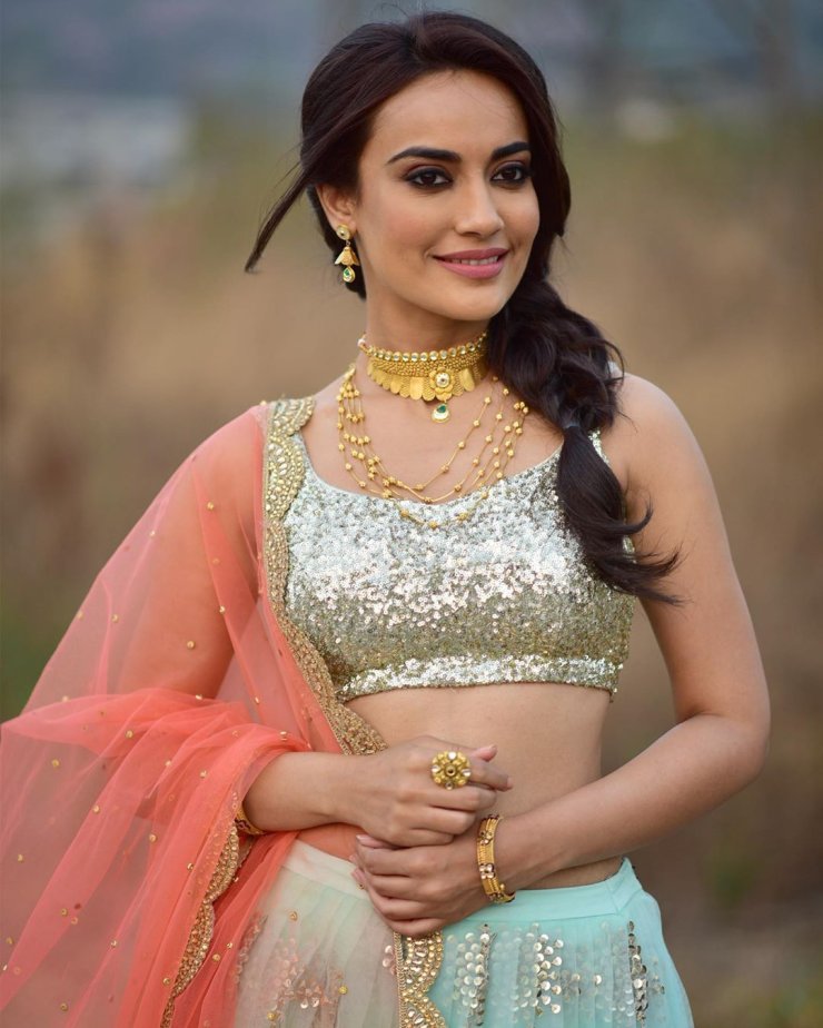 Ravishing Saree Looks Of The Beautiful Naagin's Actress Surbhi Jyoti