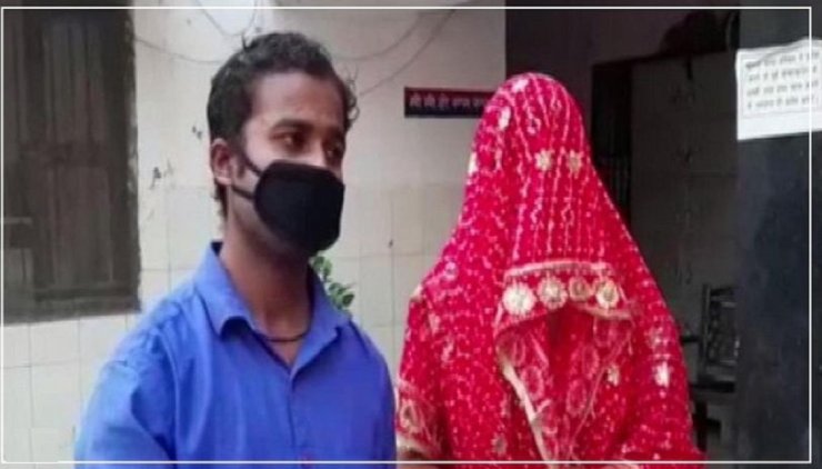 Guddu And Savita The Newly Wed Couple In The Story