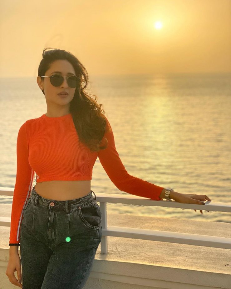 Meet Beautiful Sensation Pragya Jaiswal In Her