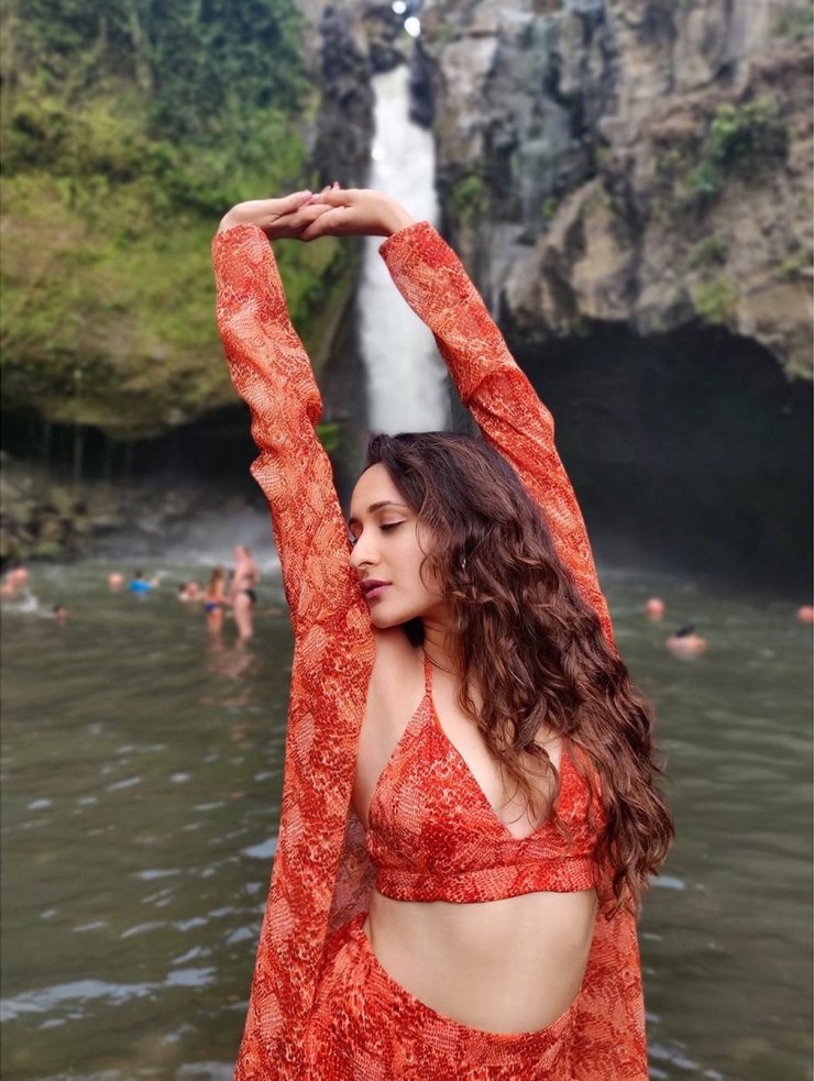 Pragya Jaiswal 16