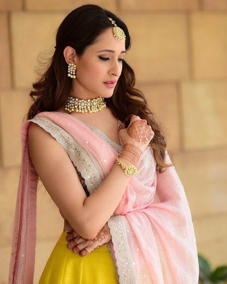 Pragya Jaiswal 33
