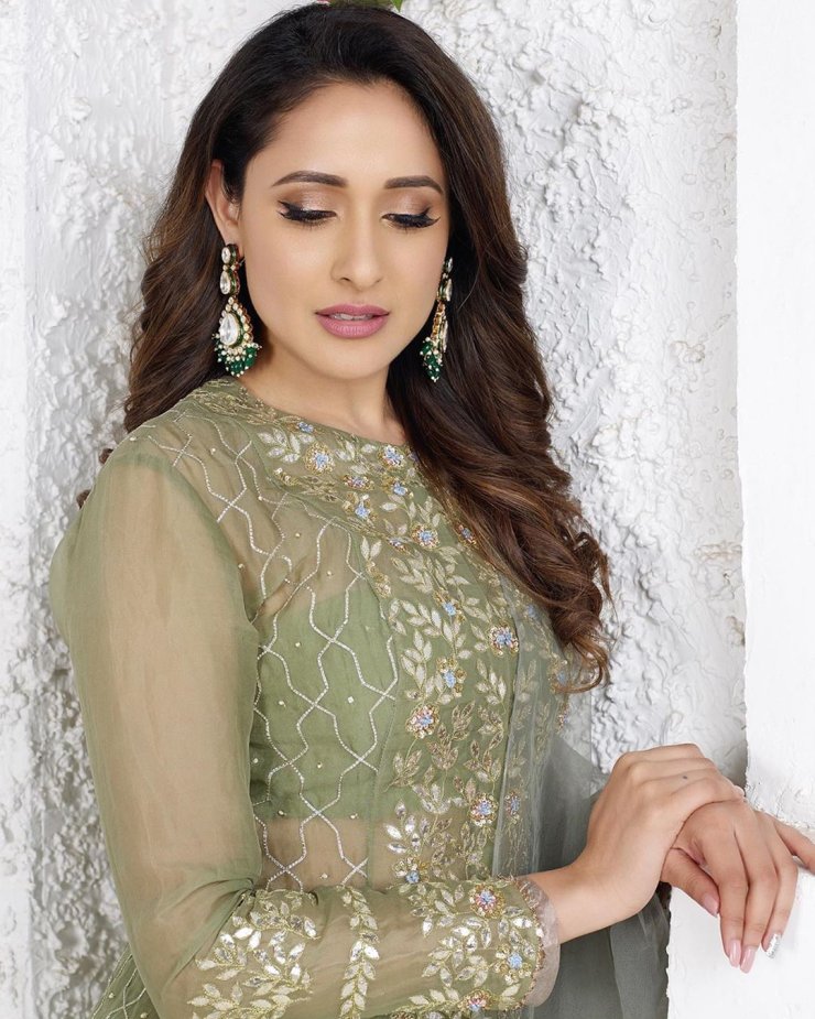 Pragya Jaiswal 7